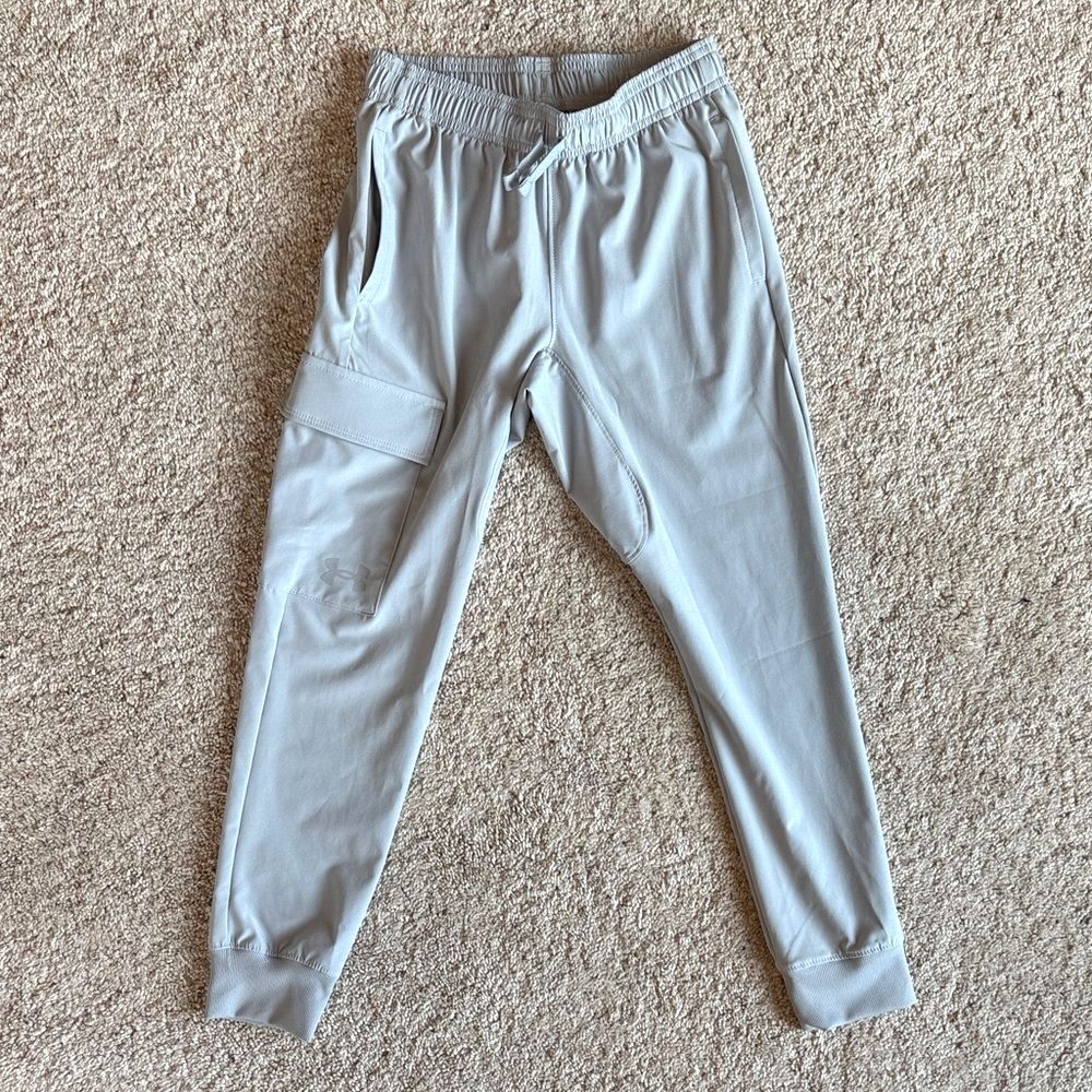Under Armour Boys Athletic Joggers Size S Heather Gray Tapered Track Pants NWOT